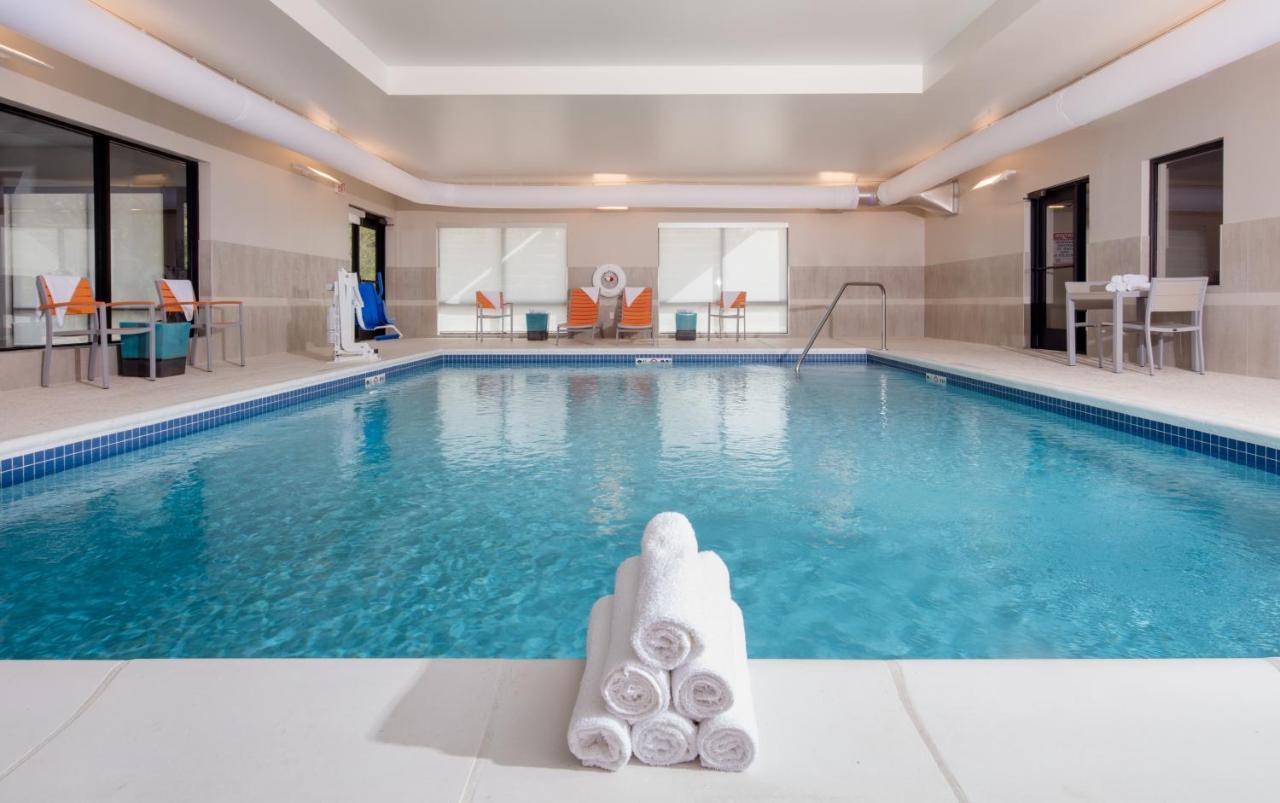 Holiday Inn Express East Peoria - Riverfront By Ihg Exteriör bild