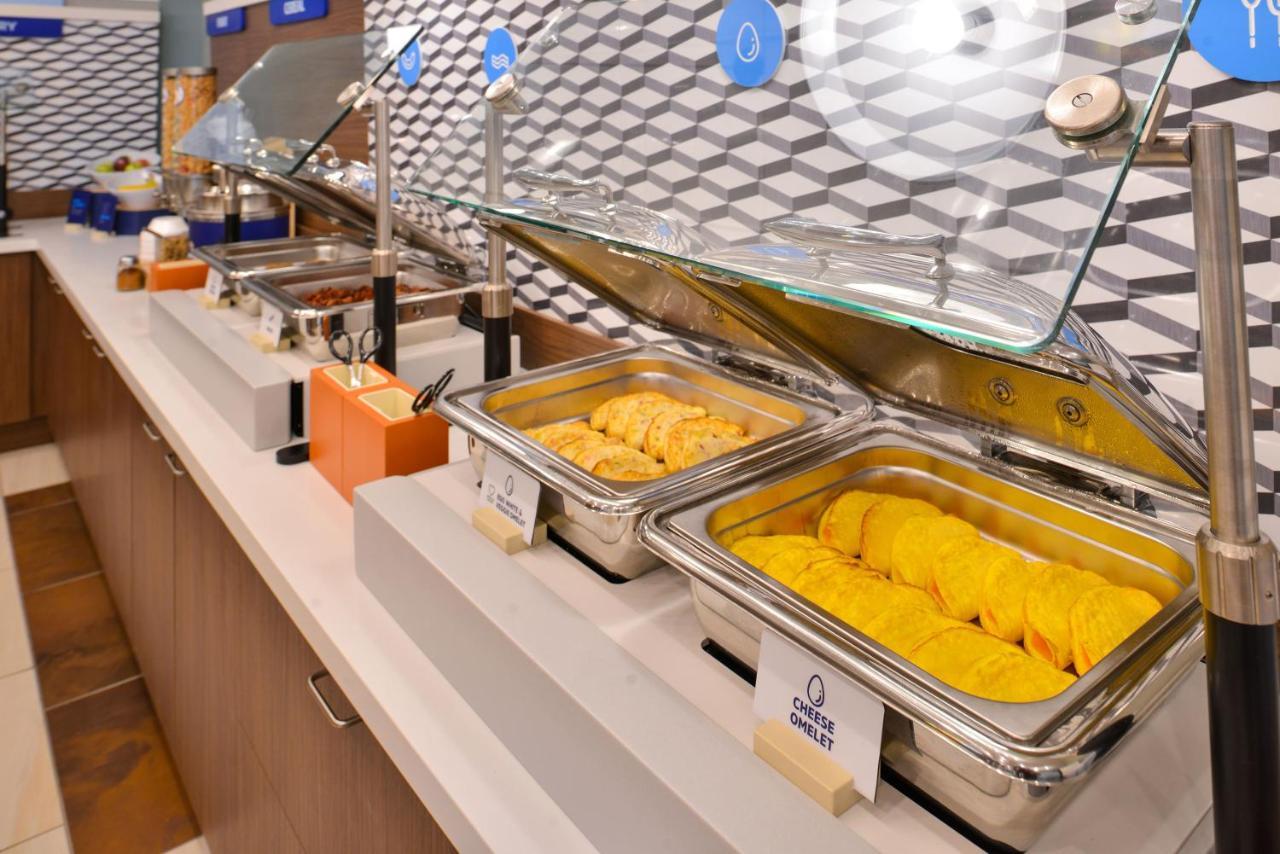 Holiday Inn Express East Peoria - Riverfront By Ihg Exteriör bild